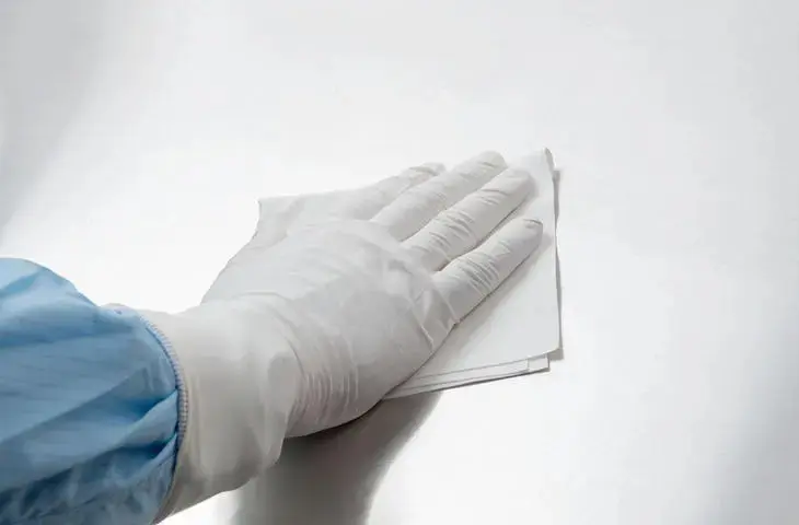 Lingettes & cleanroom & salle propre